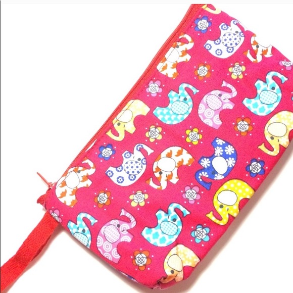 Adorable elephants make up cases - Picture 2 of 6